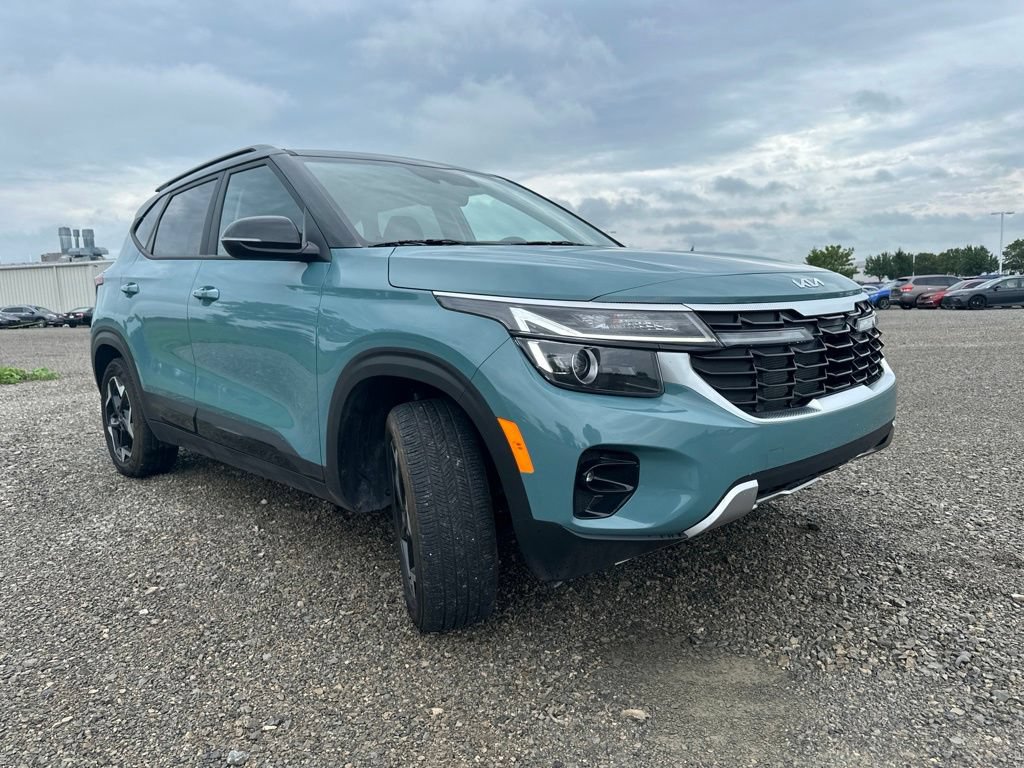 Used 2025 Kia Seltos S AWD/4WD image 13