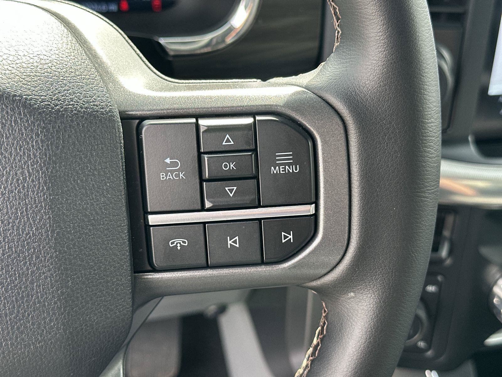 Used 2025 Ford F150 Lariat AWD/4WD image 36