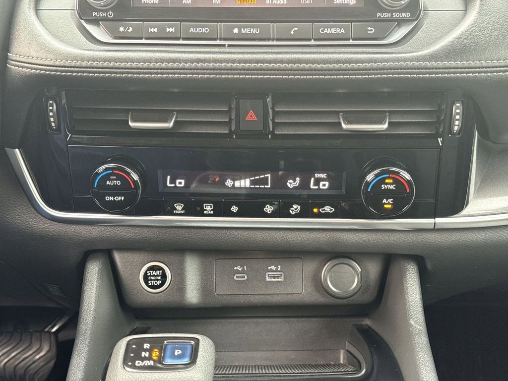 Used 2022 Nissan Rogue SV image 16