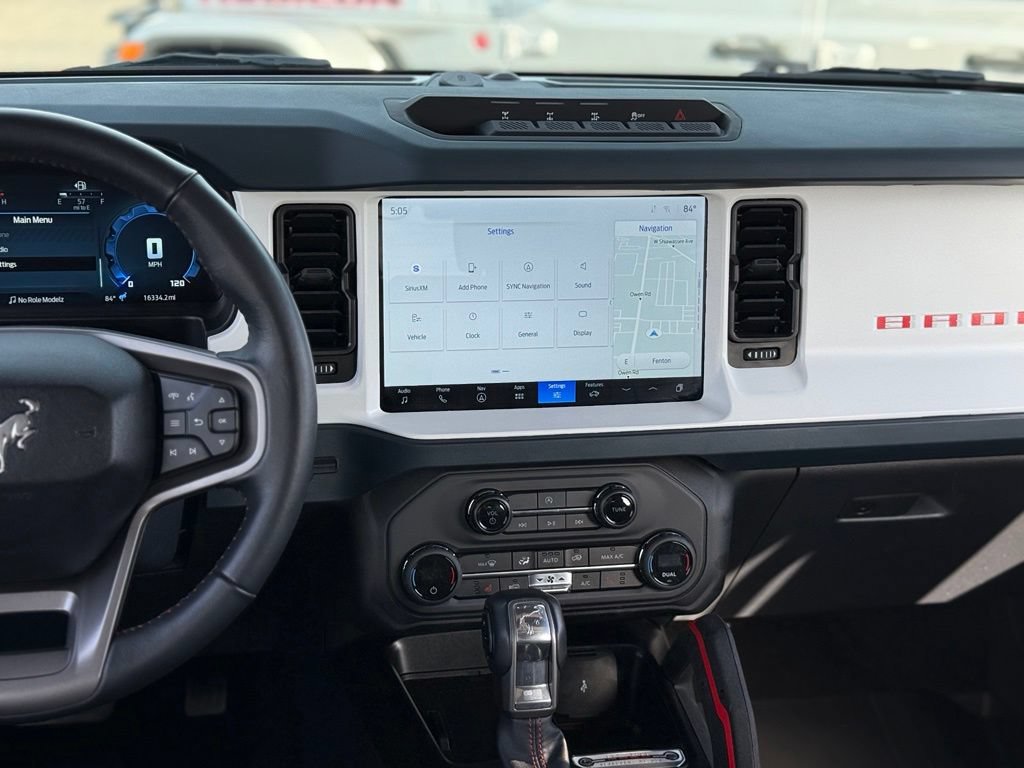 Certified 2025 Ford Bronco Heritage Edition AWD/4WD image 19