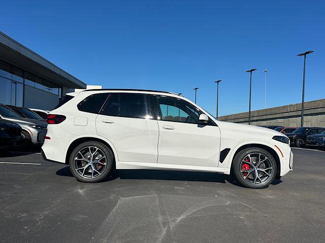 New 2026 BMW X5 xDrive50e w/ M Sport Package image 3