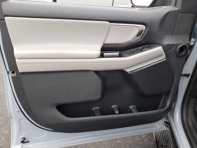 New 2025 Ford Expedition Active image 23