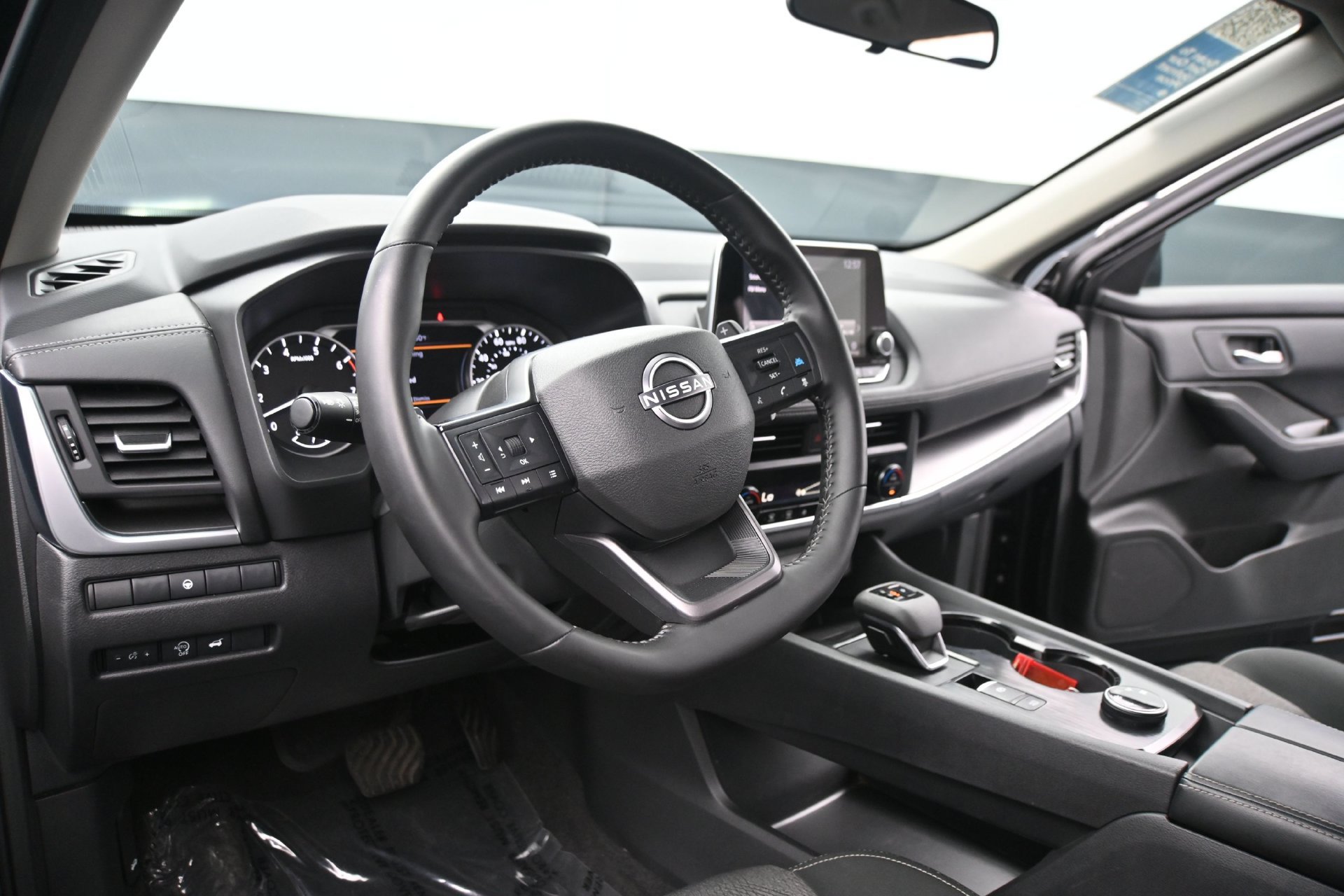 Used 2026 Nissan Rogue SV AWD/4WD image 22