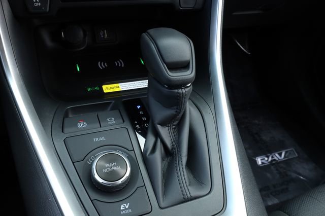 Used 2025 Toyota RAV4 XLE image 6