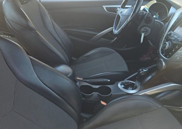 Used 2016 Hyundai Veloster w/ Option Group 02 image 9