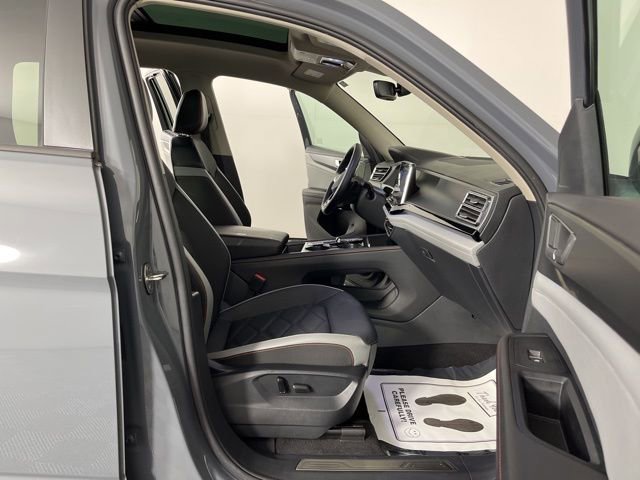 Used 2024 Volkswagen Atlas Peak Edition SEL image 40