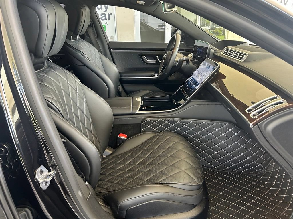 Used 2022 Mercedes-Benz S 580 4MATIC Sedan w/ Rear Seat Package image 22