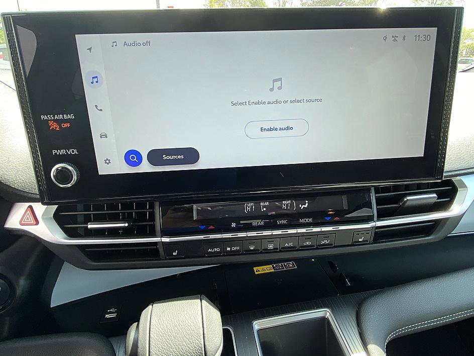 Certified 2025 Toyota Sienna XLE FWD image 15