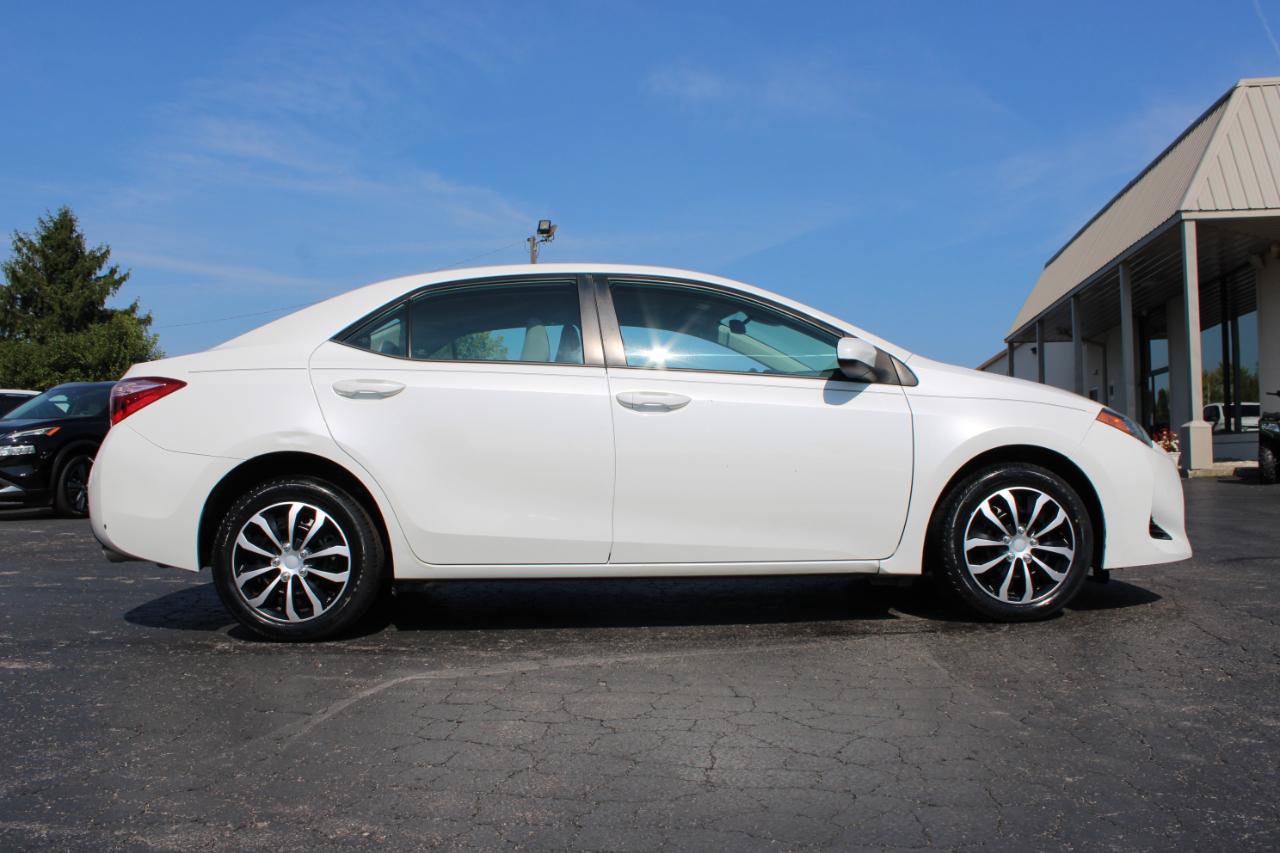 Used 2019 Toyota Corolla LE FWD image 3