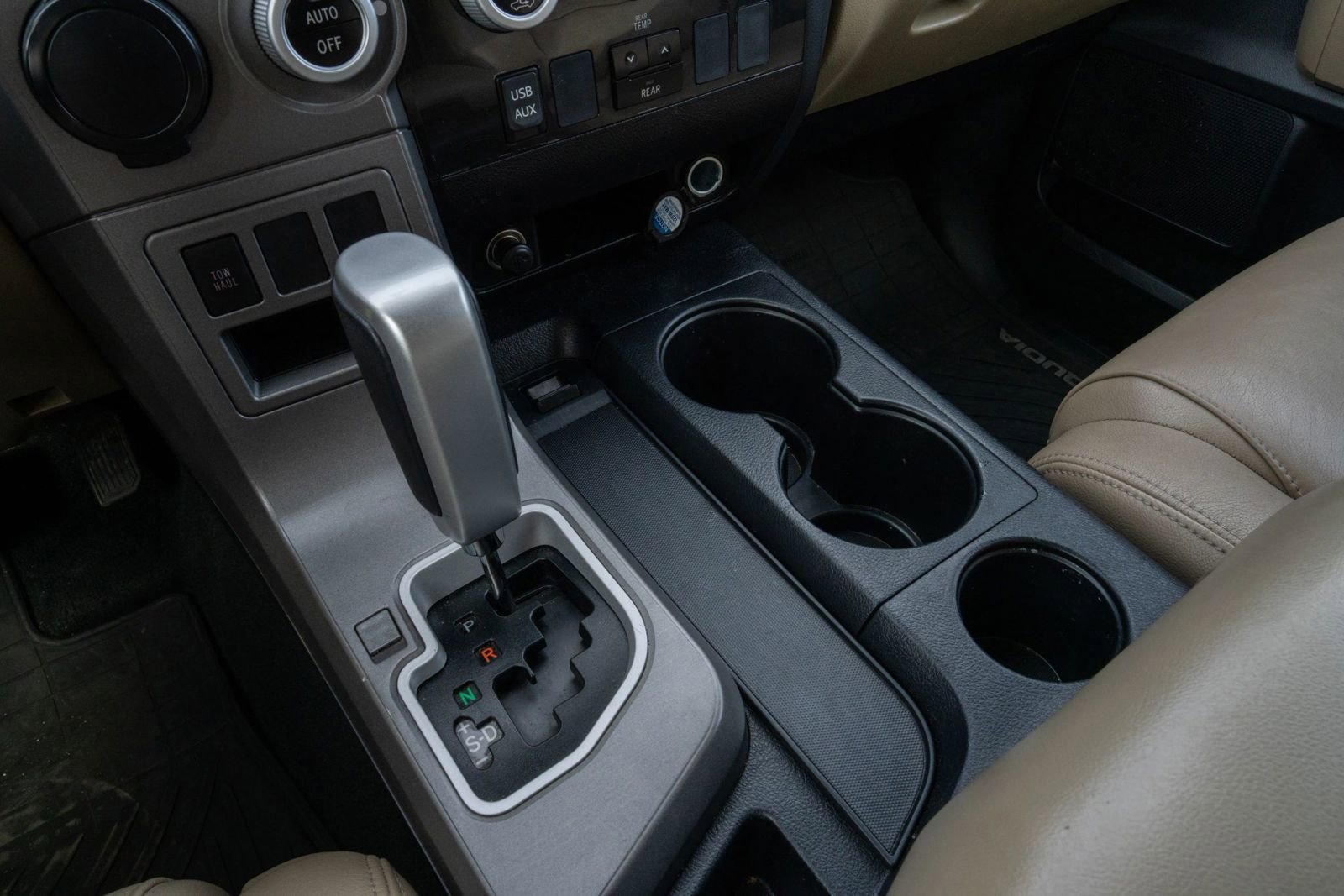 Used 2014 Toyota Sequoia SR5 RWD image 29