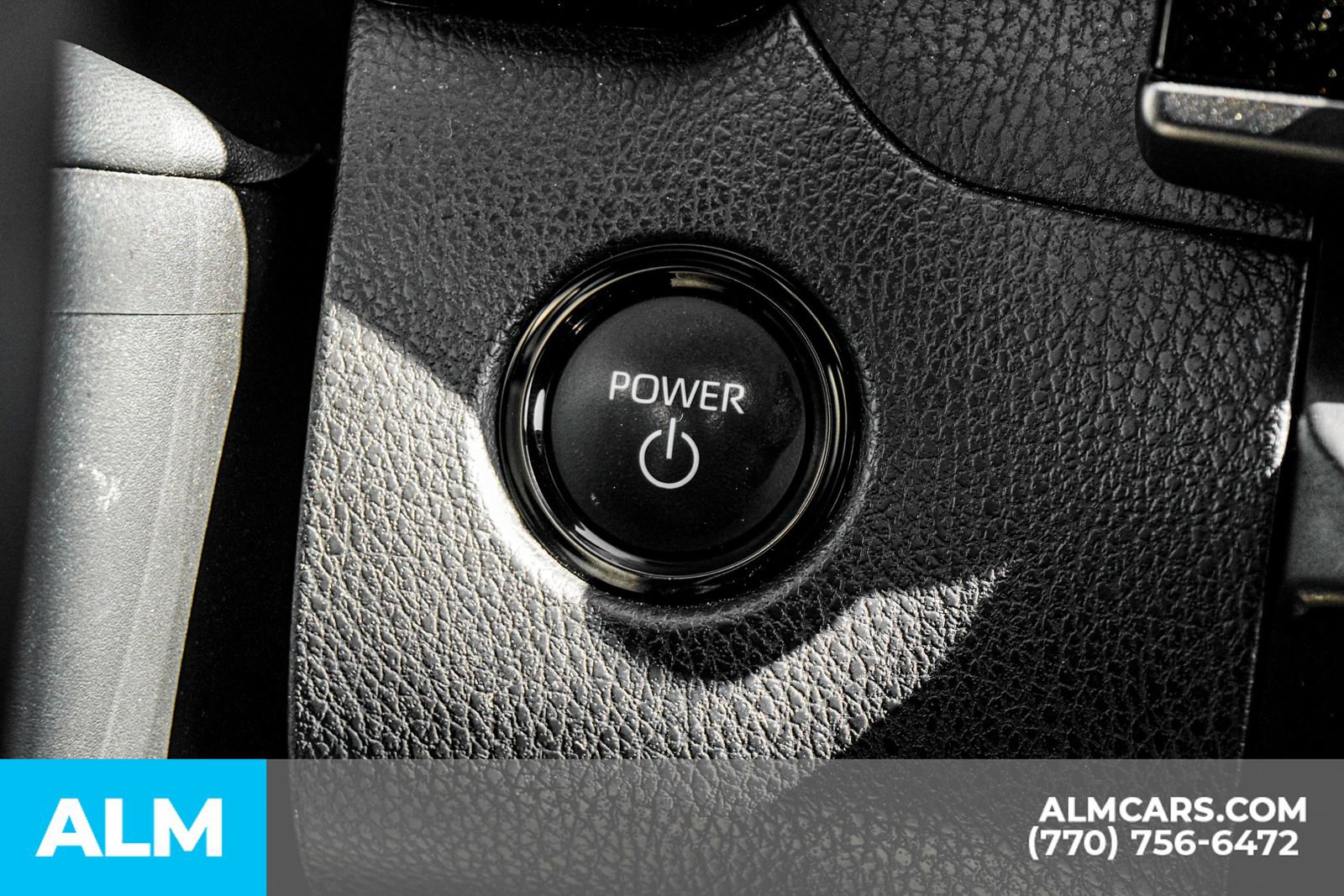 Used 2025 Toyota Camry SE image 32