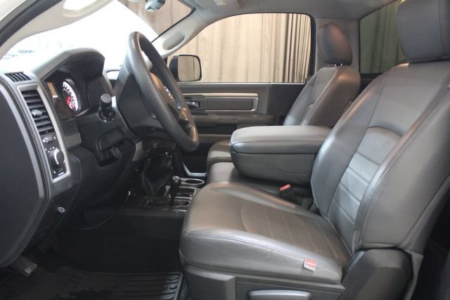 Used 2016 RAM 2500 Tradesman w/ Chrome Appearance Group AWD/4WD image 16