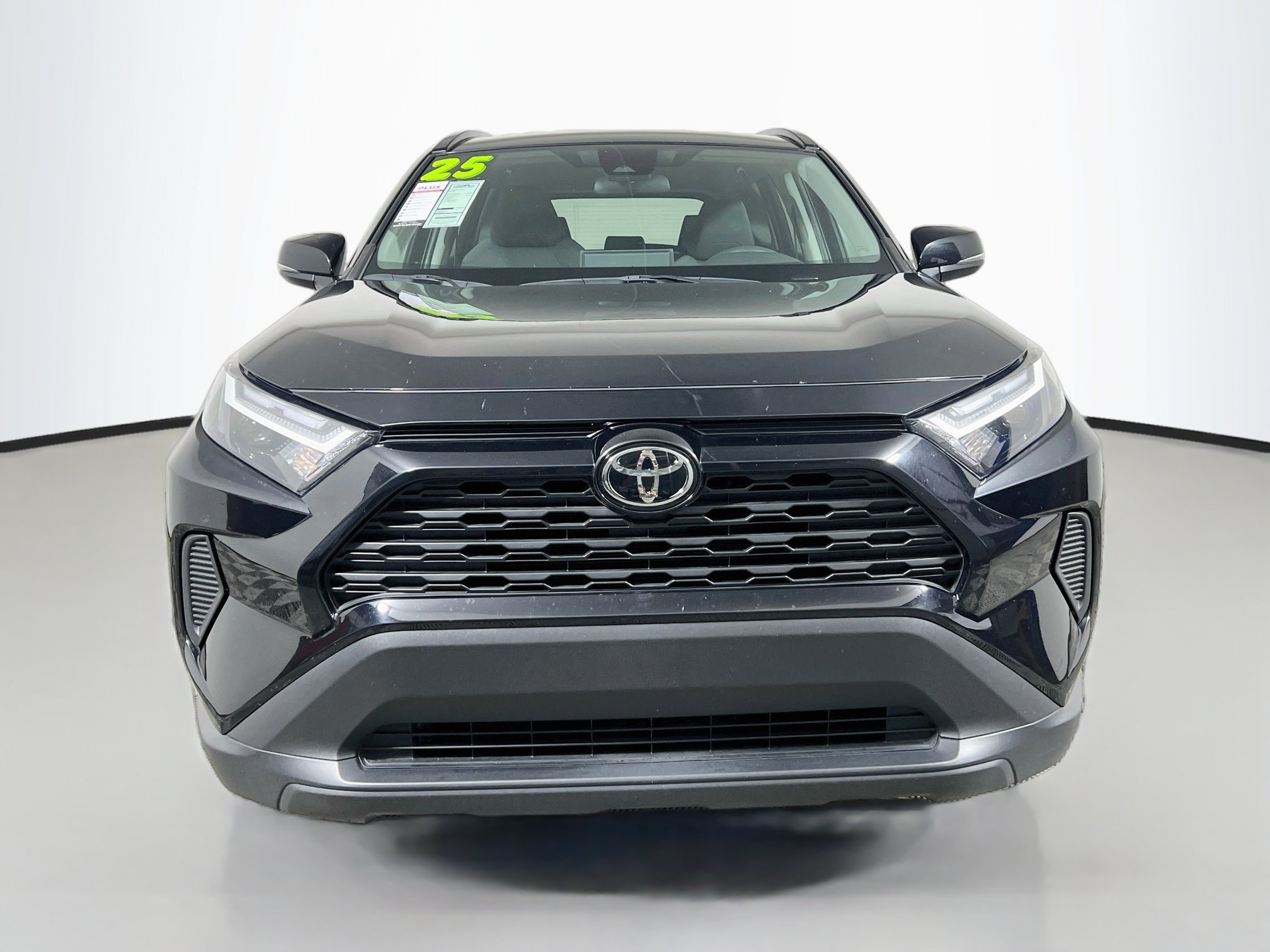 Used 2025 Toyota RAV4 XLE FWD image 10