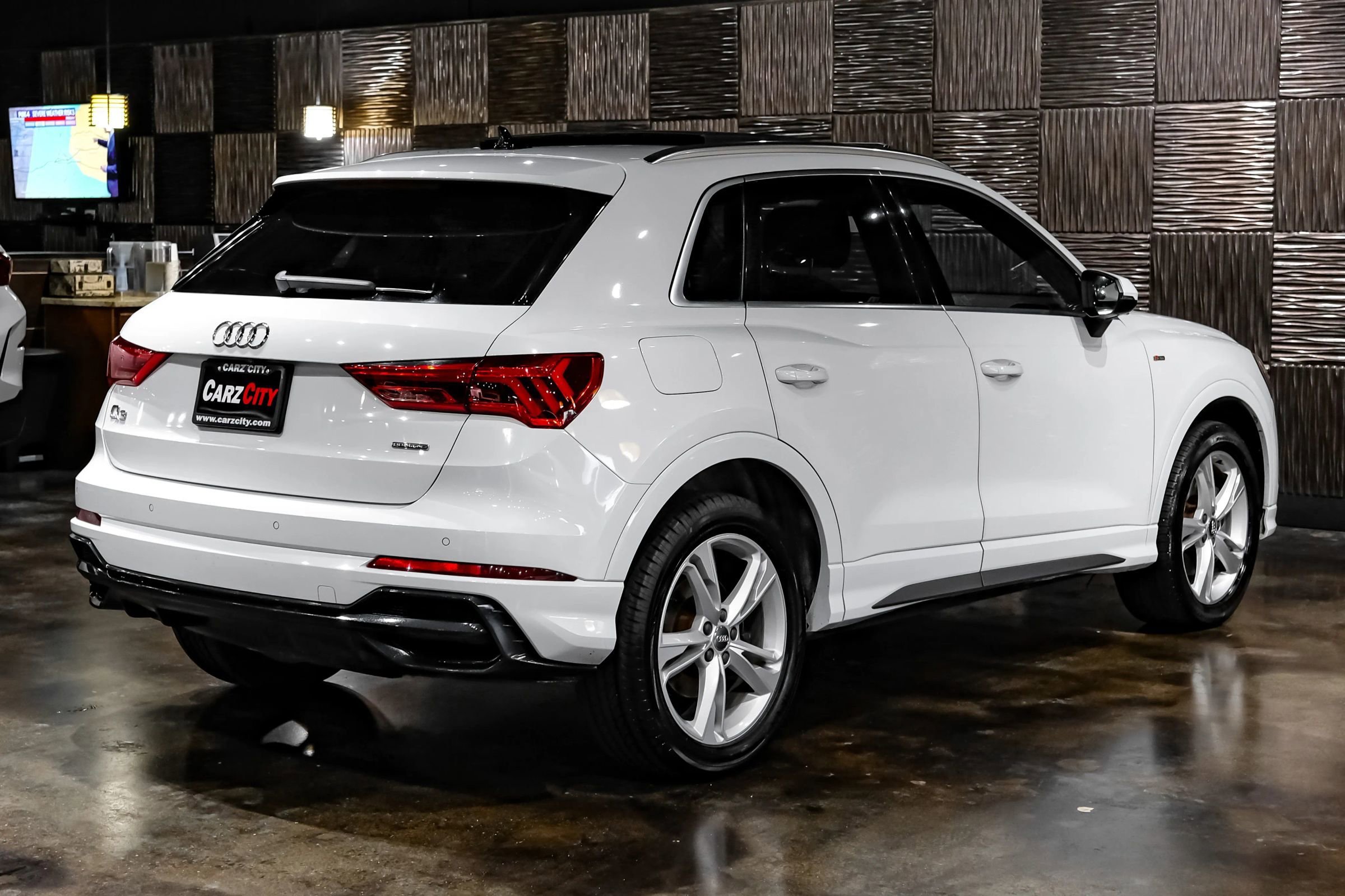 Used 2020 Audi Q3 2.0T Premium w/ Convenience Package AWD/4WD image 7