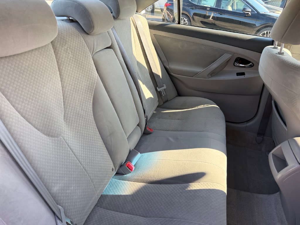 Used 2009 Toyota Camry LE FWD image 21