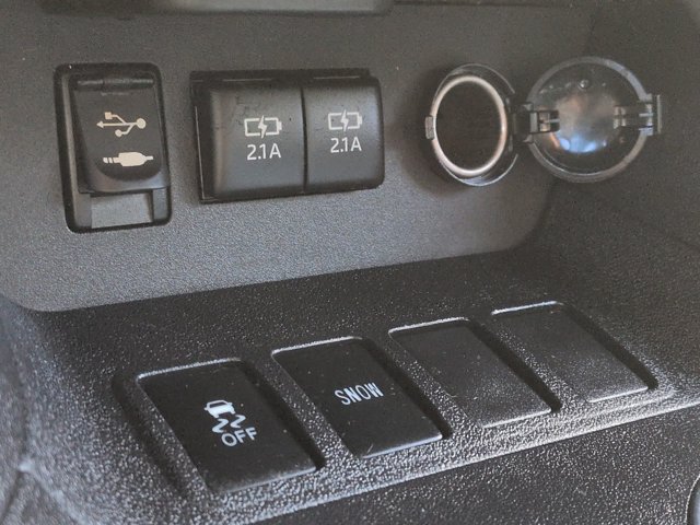Used 2018 Toyota Highlander Limited FWD image 21