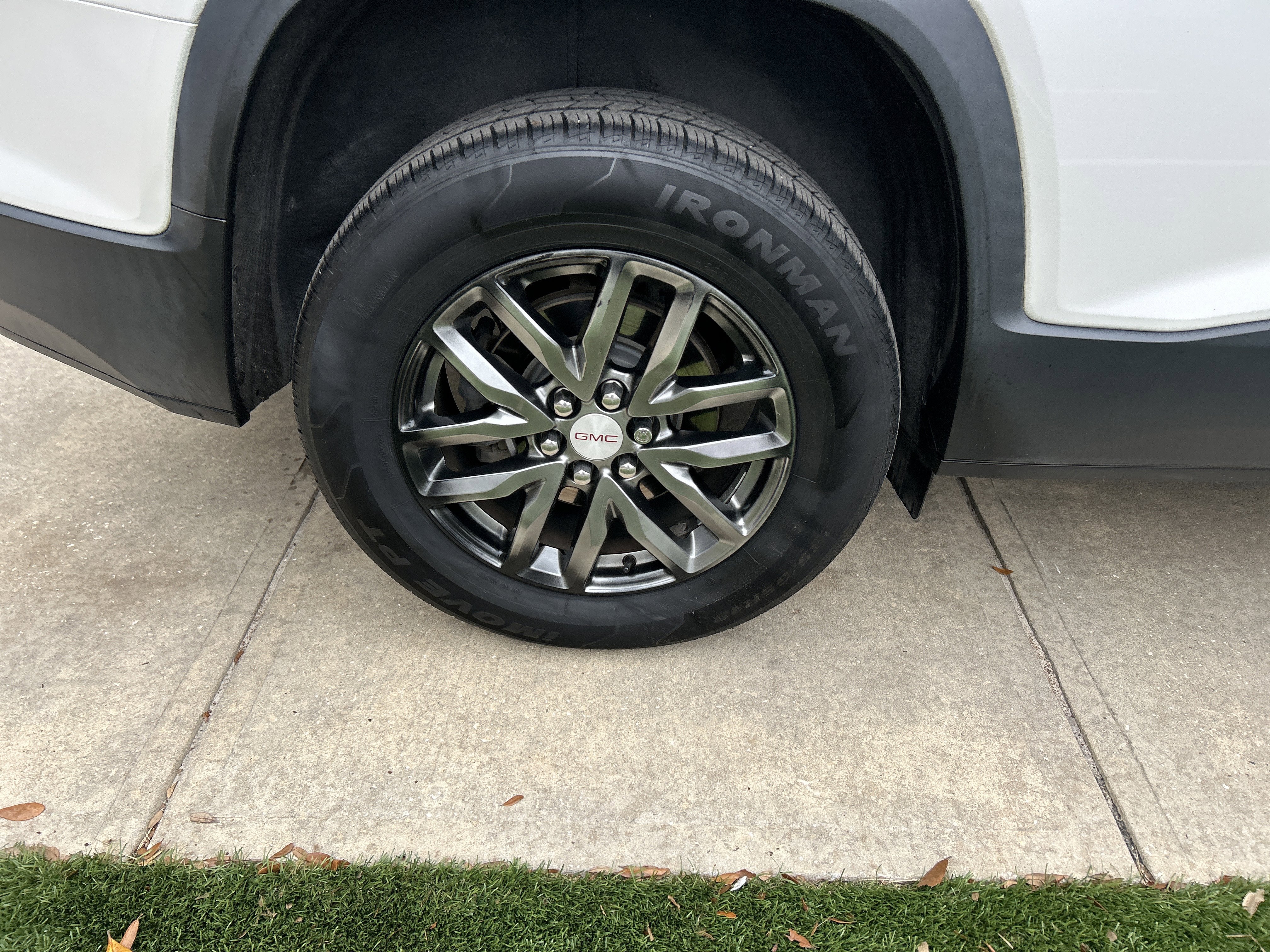 Used 2018 GMC Acadia SLT image 9