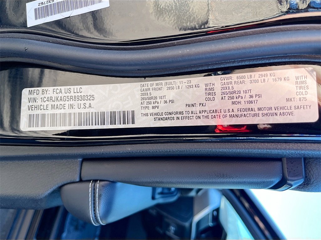 Used 2024 Jeep Grand Cherokee L Altitude image 33