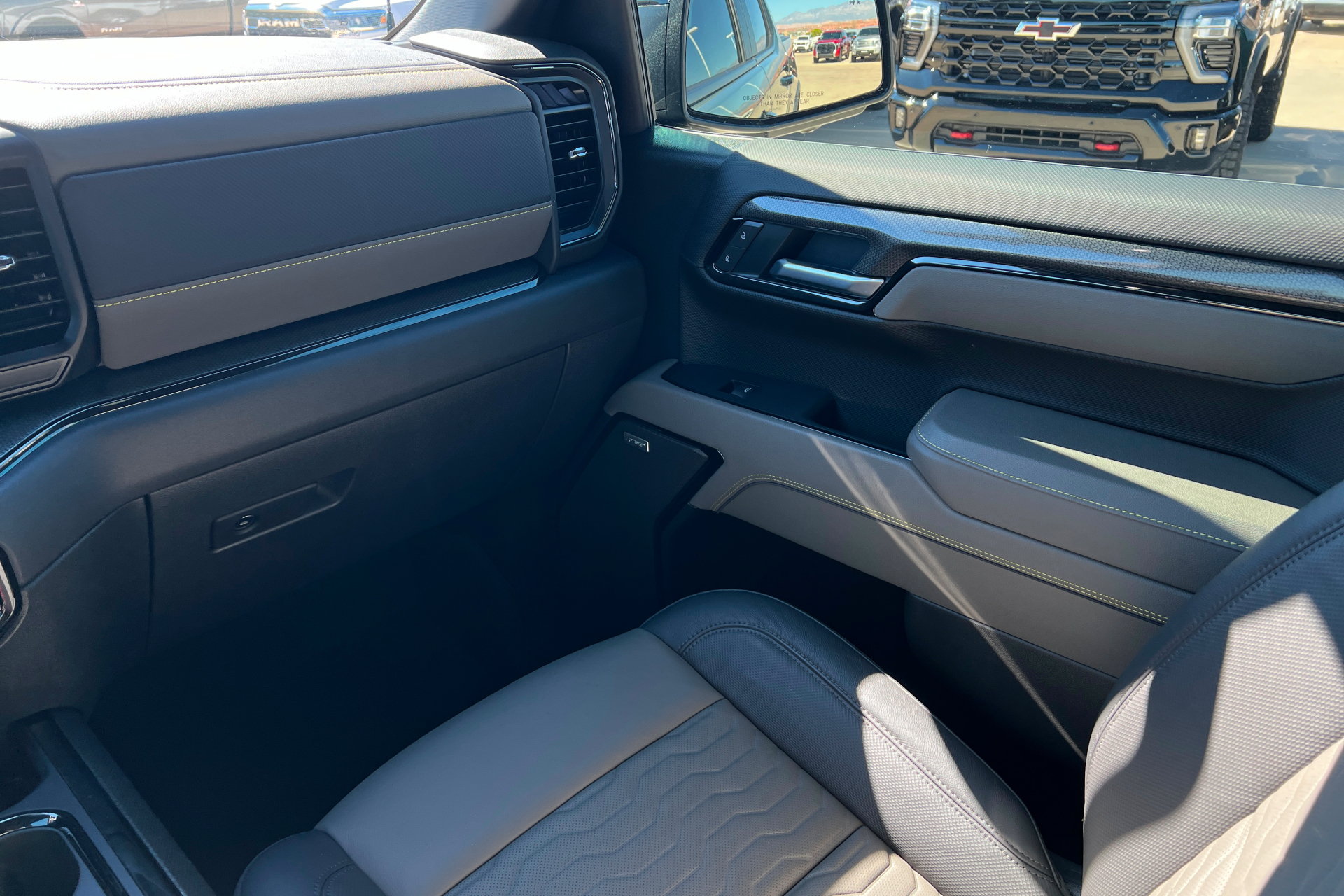 Used 2026 Chevrolet Silverado 1500 ZR2 AWD/4WD image 11