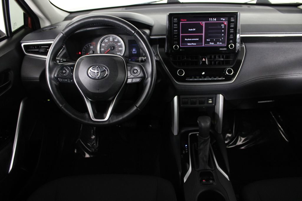 Used 2022 Toyota Corolla Cross LE image 6