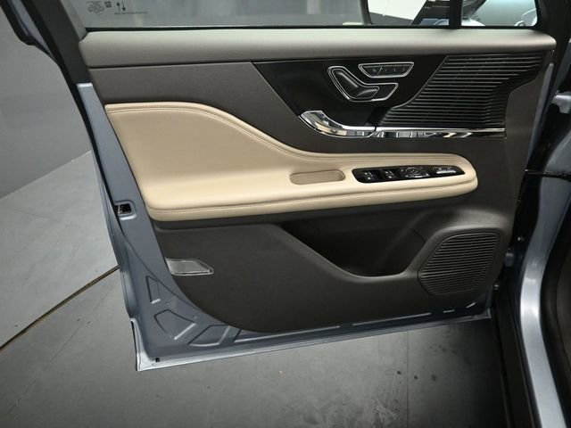 Certified 2022 Lincoln Corsair AWD w/ Equipment Group 101A image 19