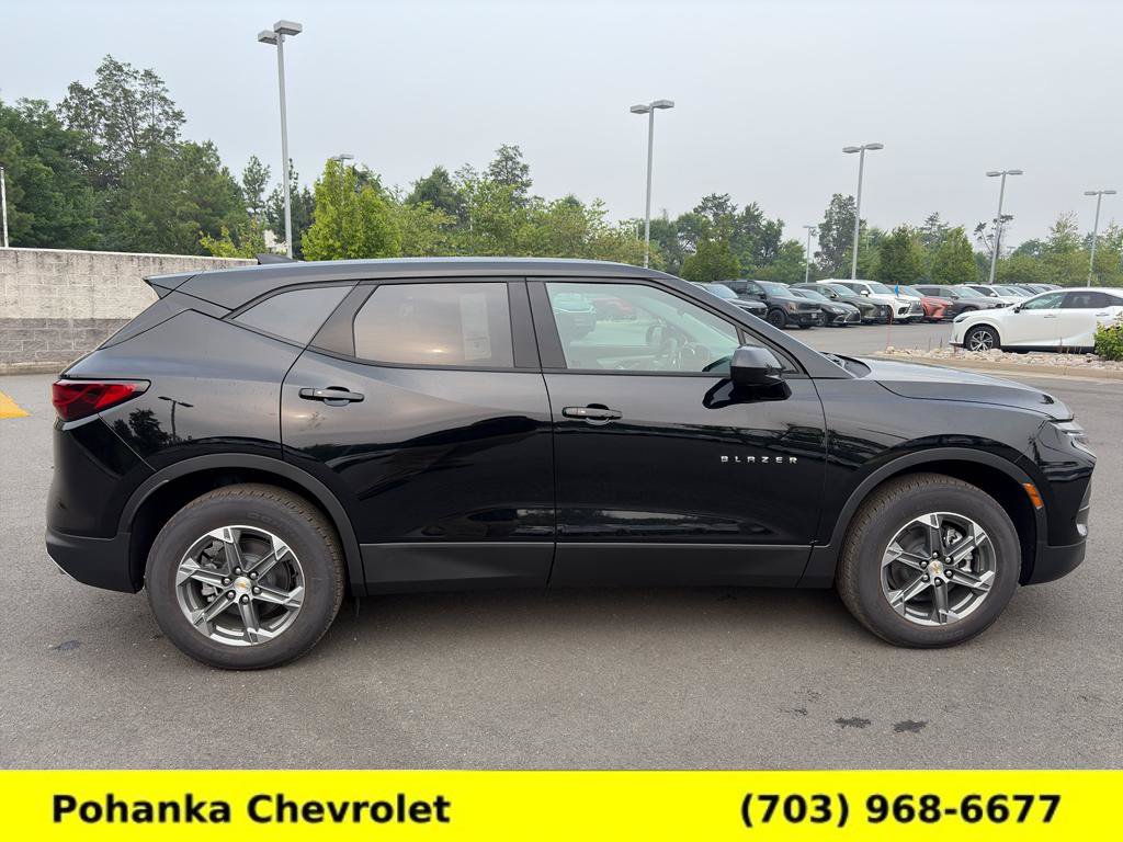 New 2026 Chevrolet Blazer LT AWD/4WD image 8