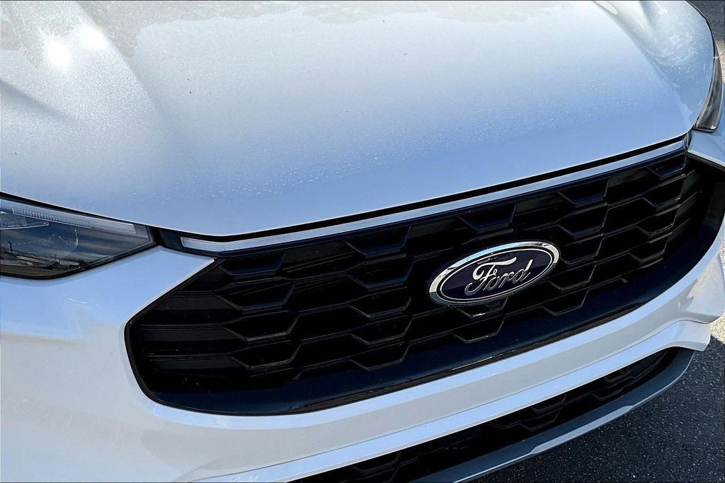 Used 2025 Ford Escape ST-Line Elite w/ Premium Technology Package image 34