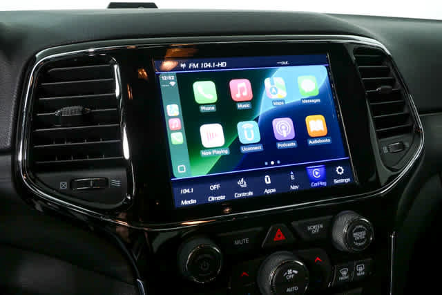 Used 2021 Jeep Grand Cherokee Laredo X image 15