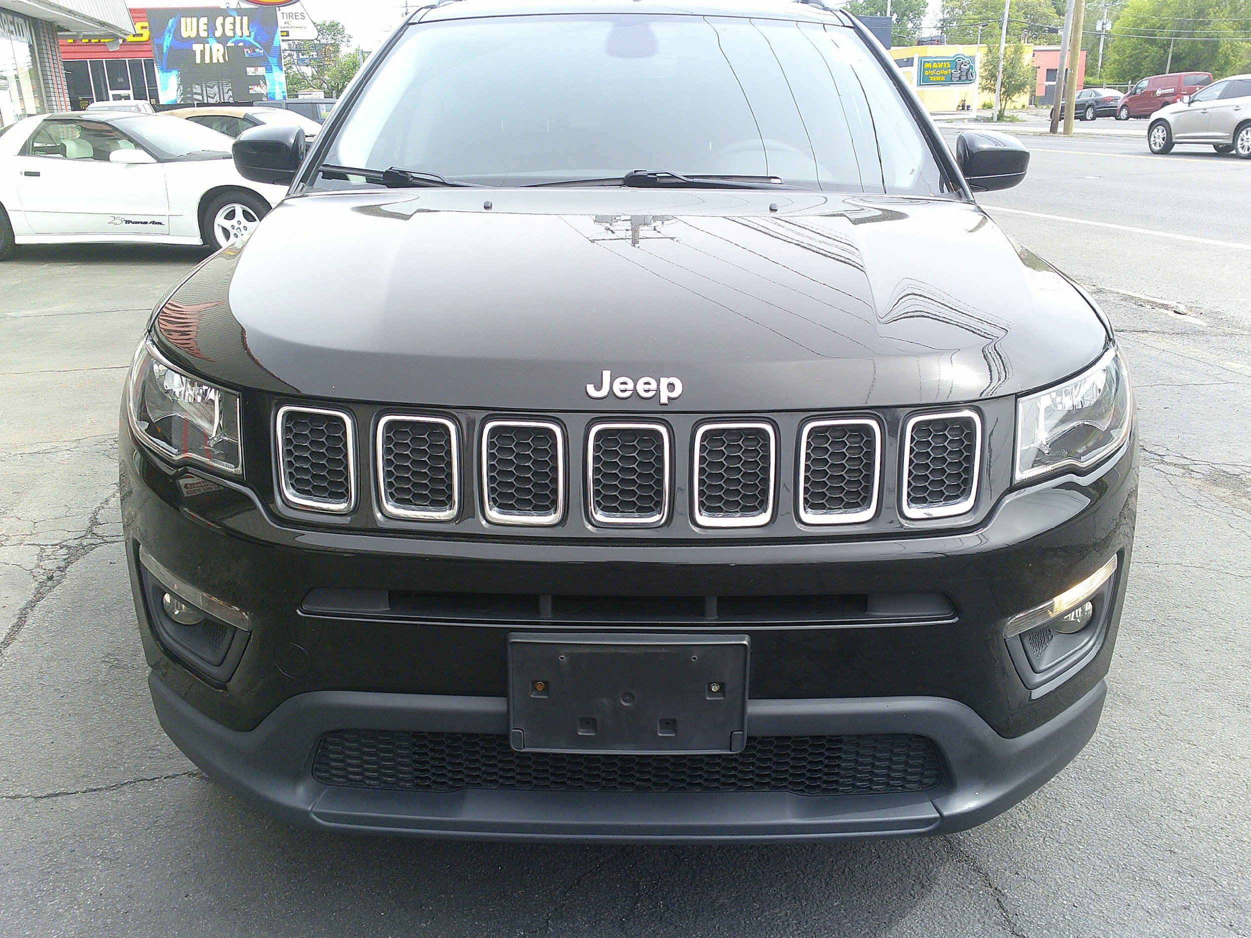Used 2023 Jeep Compass Limited w/ Sun and Sound Group AWD/4WD image 16