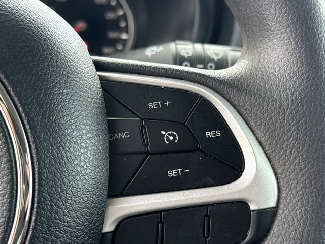 Certified 2023 Jeep Renegade Latitude AWD/4WD image 31