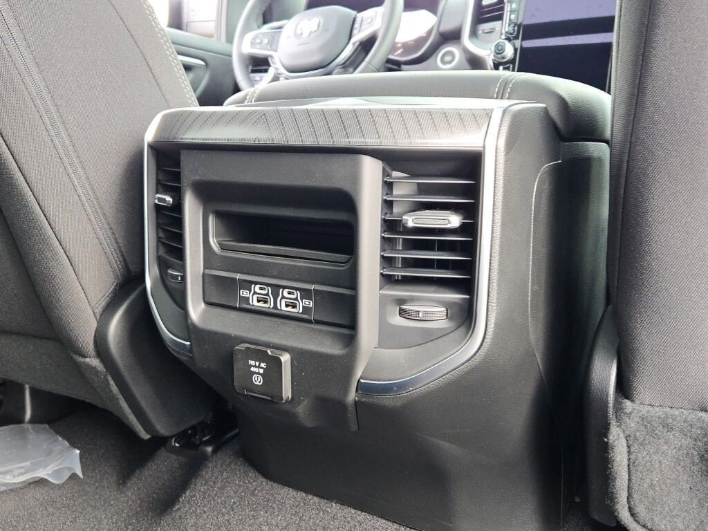 New 2026 RAM 1500 4x4 Crew Cab image 9