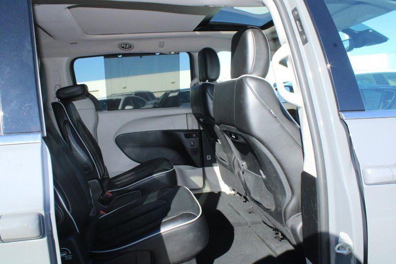 Used 2023 Chrysler Pacifica Limited image 13