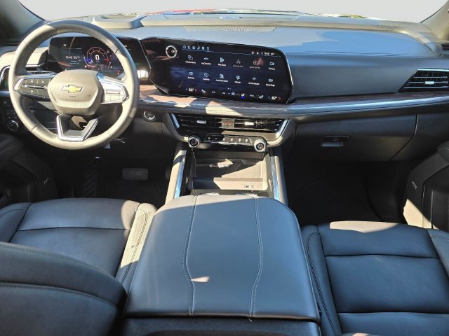 Used 2026 Chevrolet Suburban LT w/ Comfort Package AWD/4WD image 24