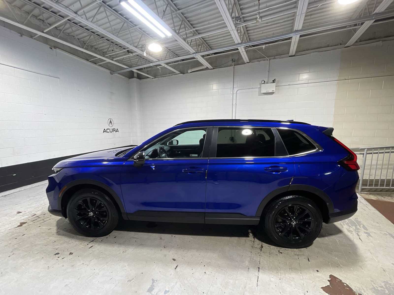 Used 2025 Honda CR-V Sport-L image 3