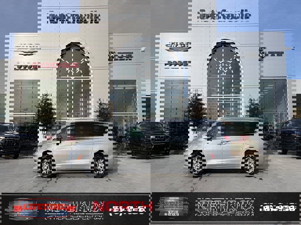 New 2026 Chrysler Voyager LX image 2