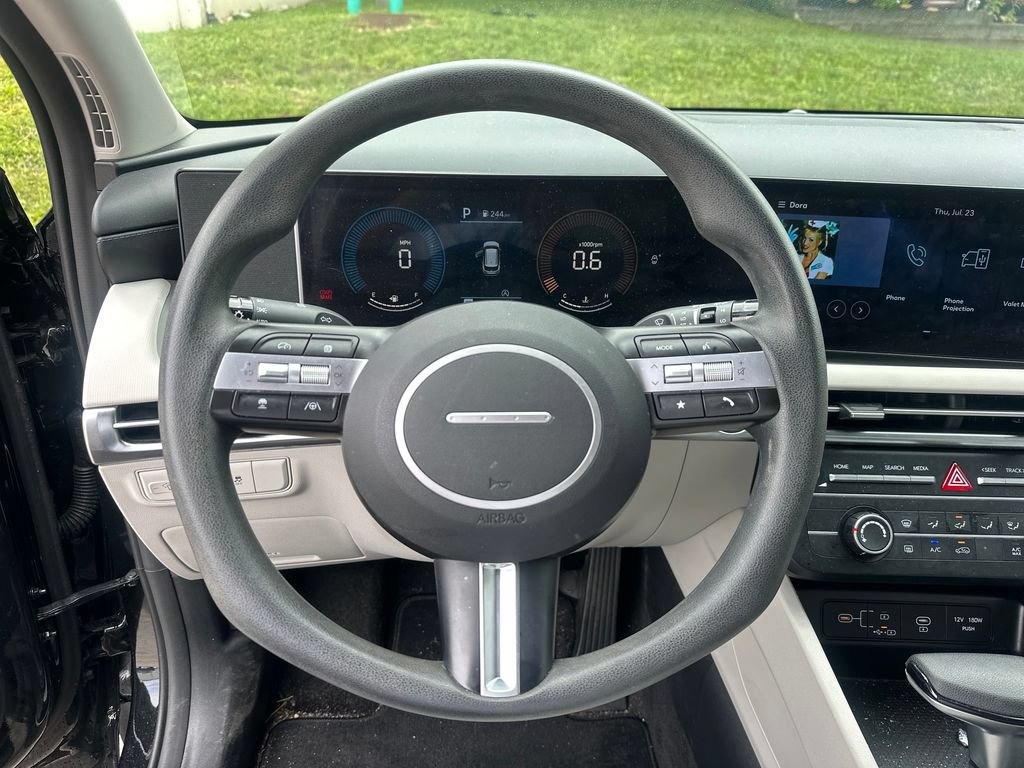 Used 2025 Hyundai Tucson SE FWD image 12