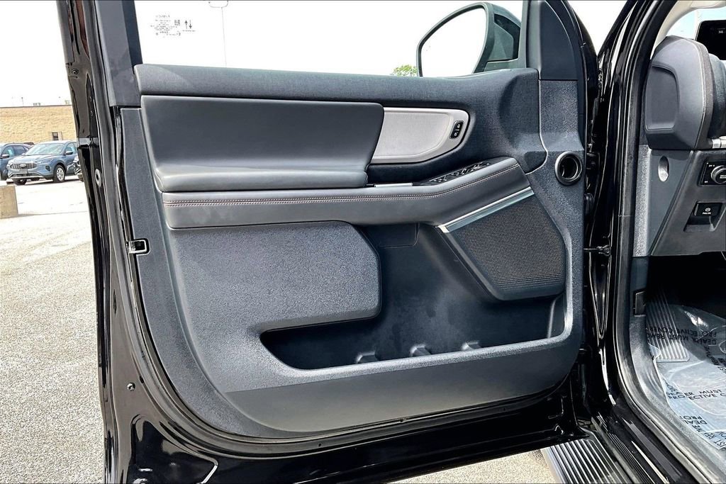 Used 2025 Ford Expedition Max Active AWD/4WD image 22