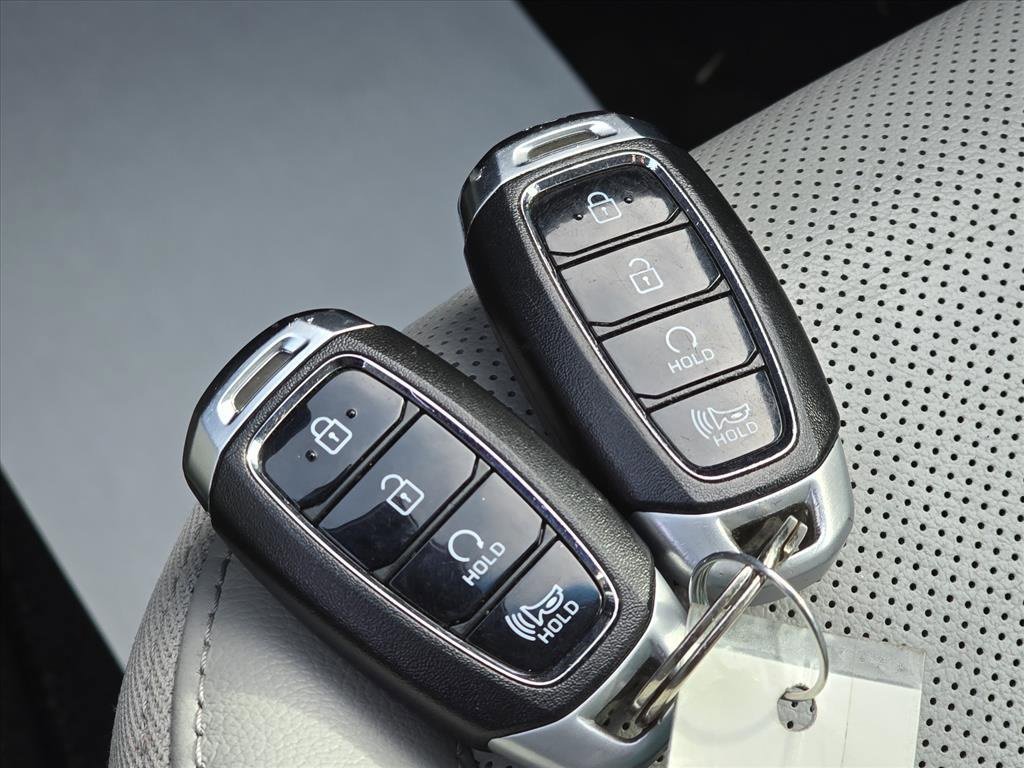 Used 2022 Hyundai Kona Limited image 24