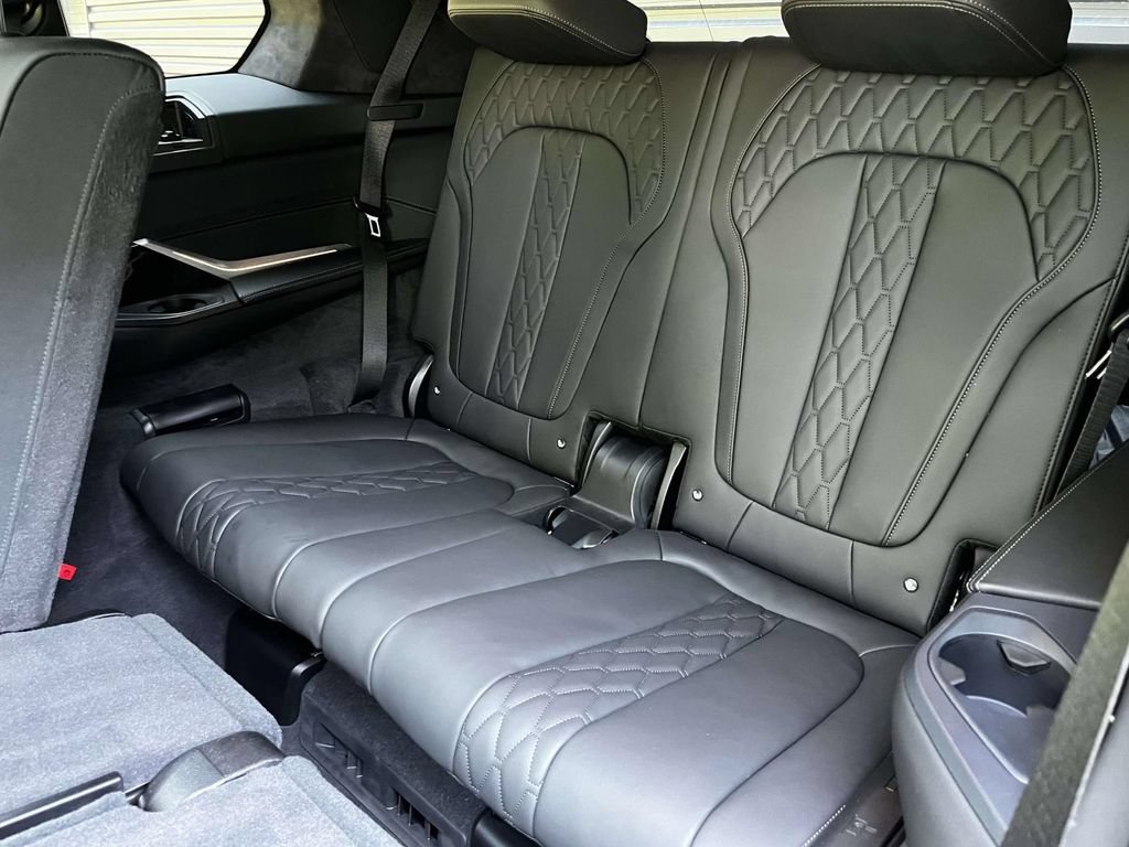 Used 2025 BMW X7 M60i w/ Climate Comfort Package AWD/4WD image 13