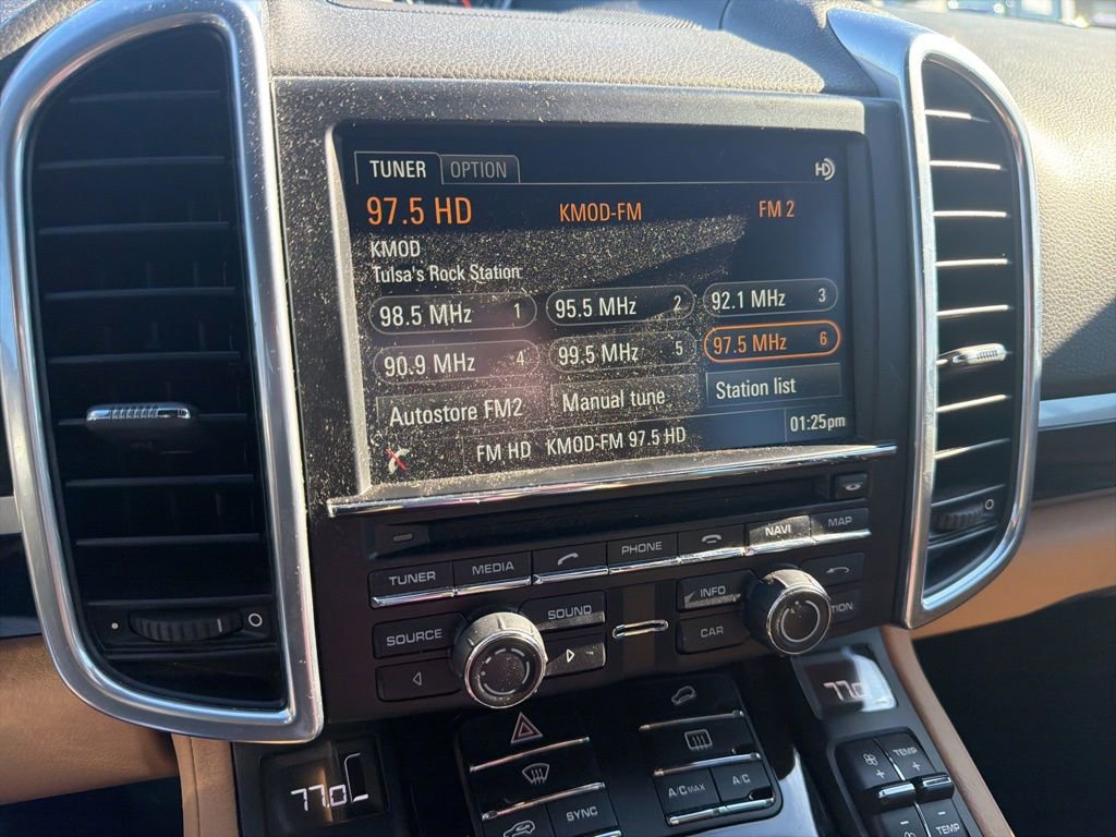 Used 2016 Porsche Cayenne image 10