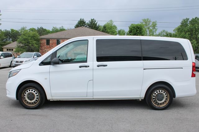 Used 2017 Mercedes-Benz Metris Passenger image 5