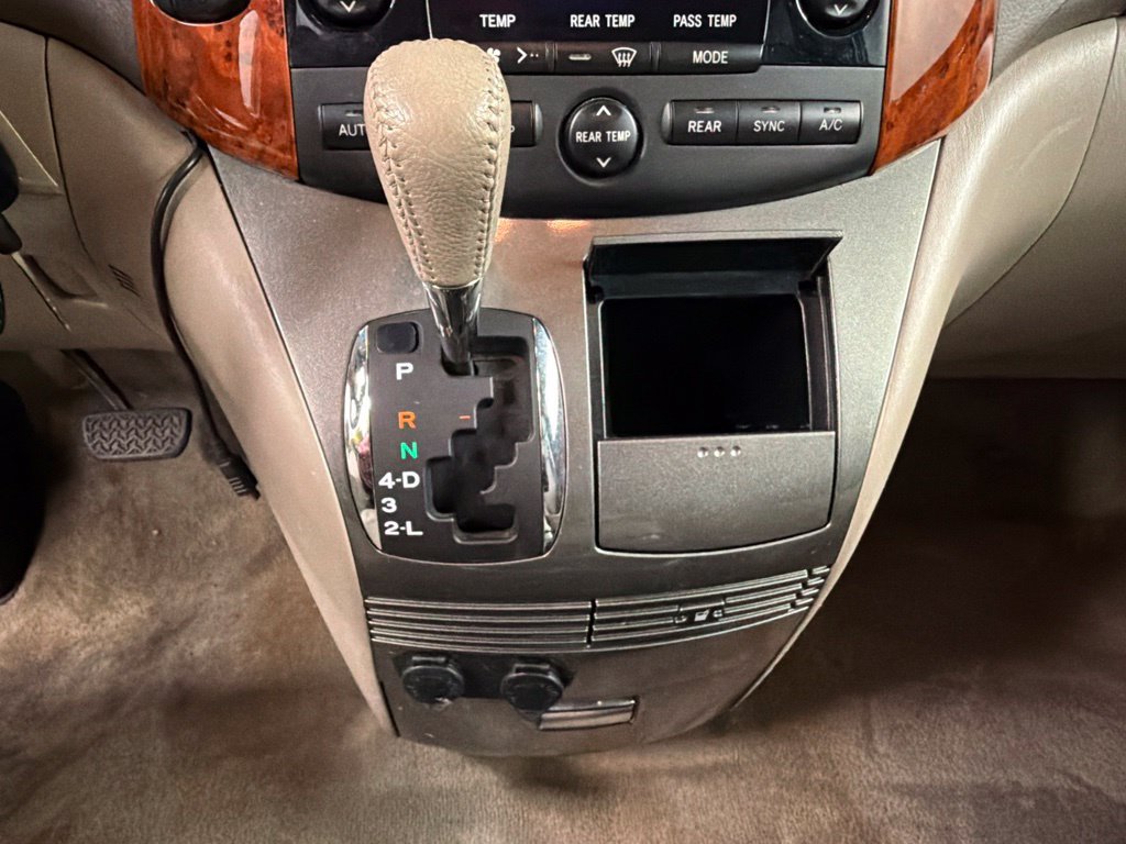 Used 2007 Toyota Sienna XLE FWD image 11