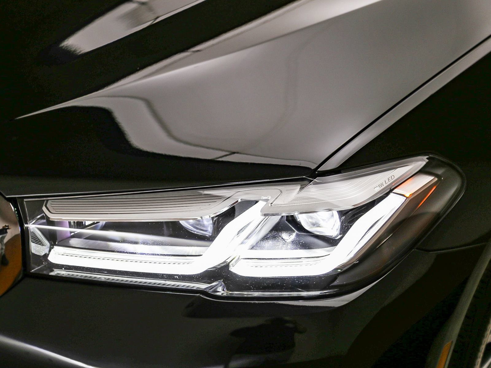 Used 2023 BMW 530e w/ Convenience Package RWD image 8