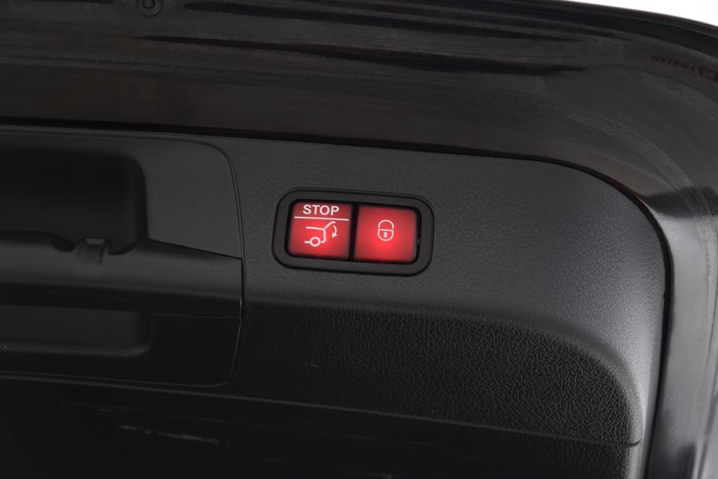 Used 2023 Mercedes-Benz GLB 250 image 29