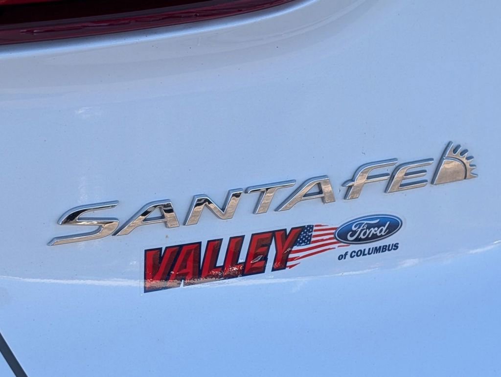 Used 2020 Hyundai Santa Fe SE image 6