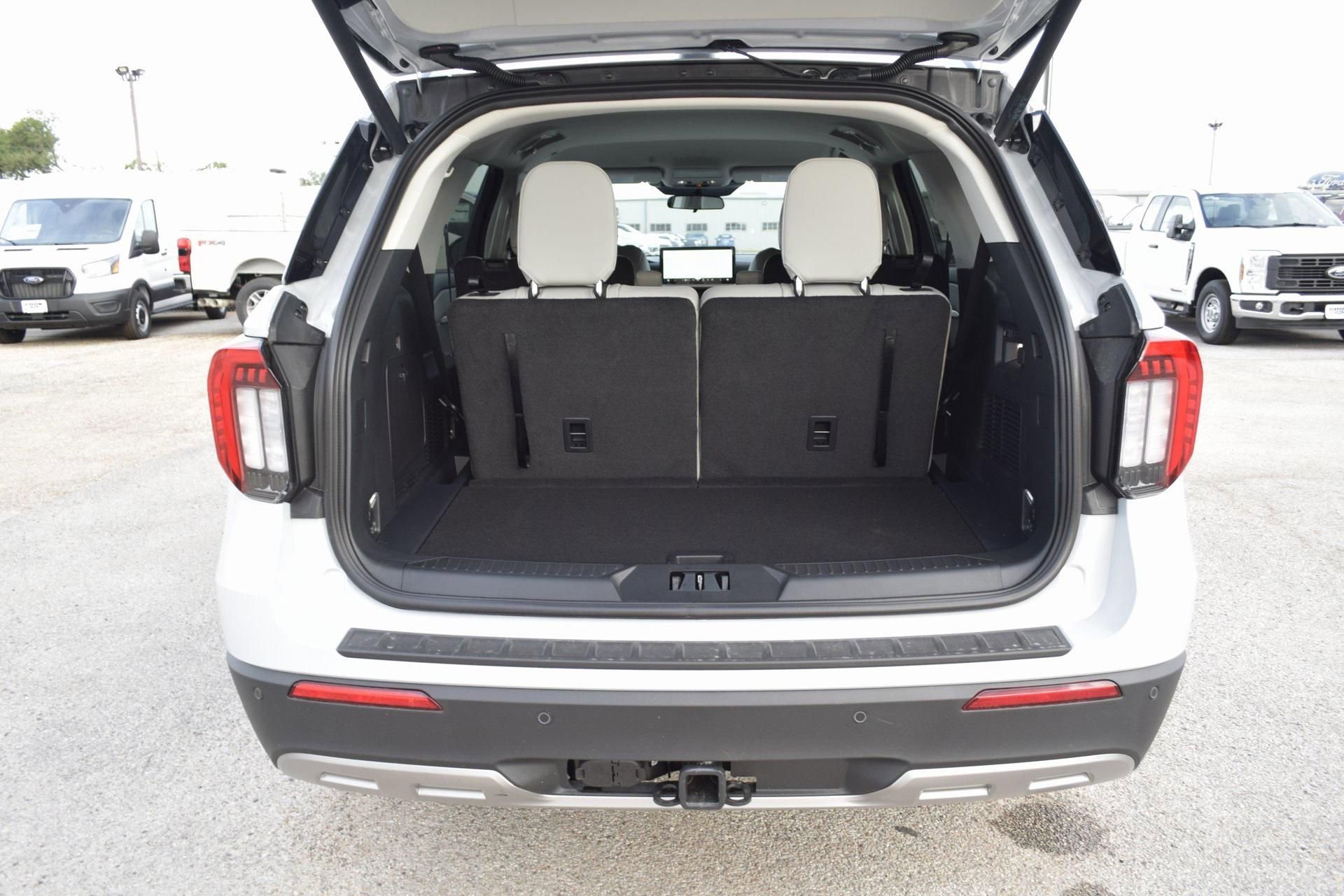 New 2026 Ford Explorer Active w/ Active Comfort Package image 22