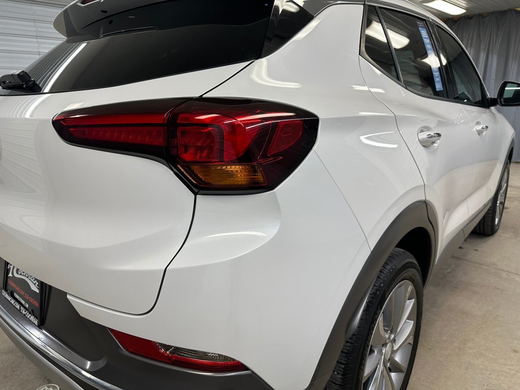 Used 2022 Buick Encore GX Essence w/ Experience Buick Package AWD/4WD image 26