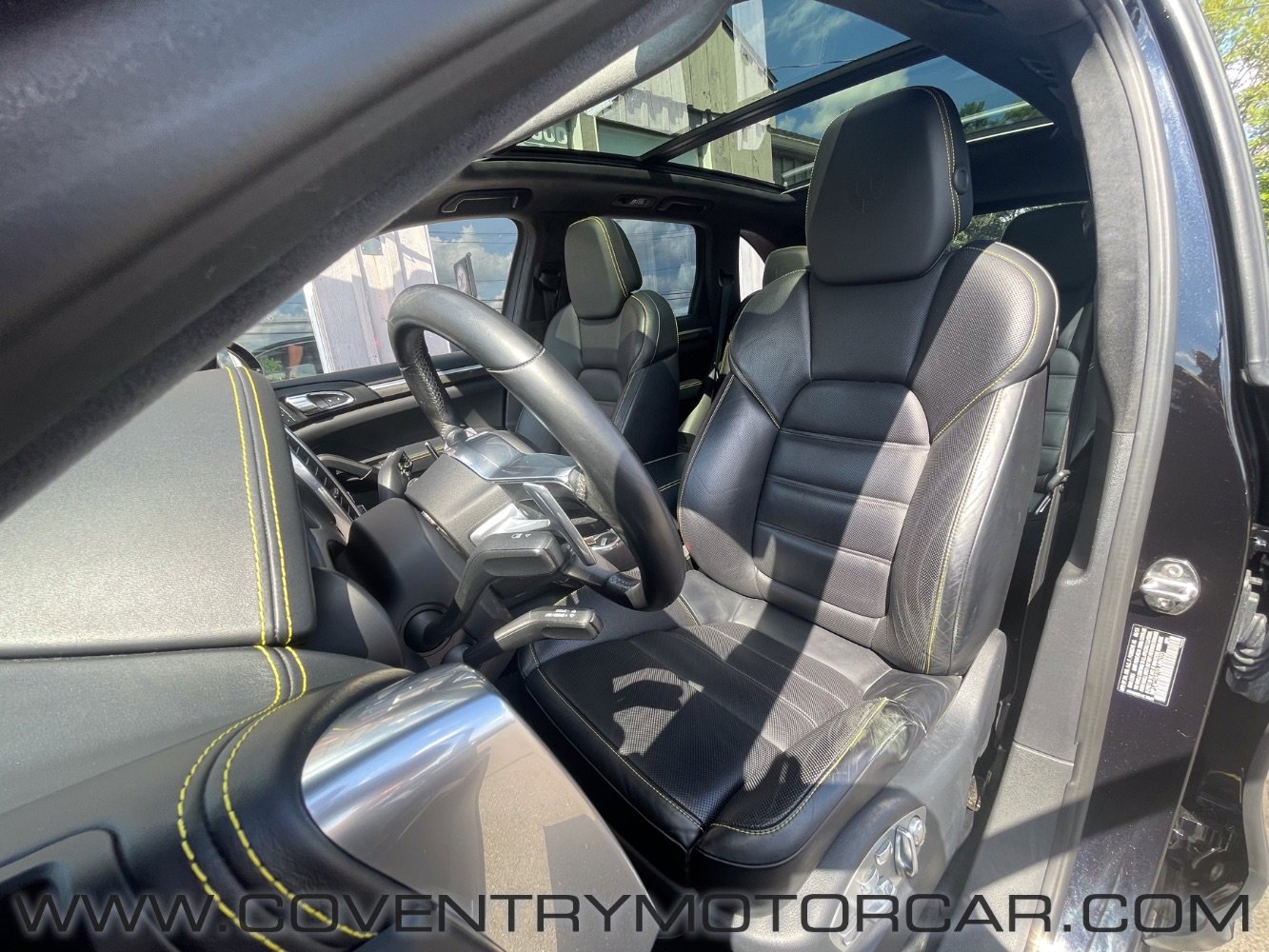 Used 2016 Porsche Cayenne Turbo S image 27