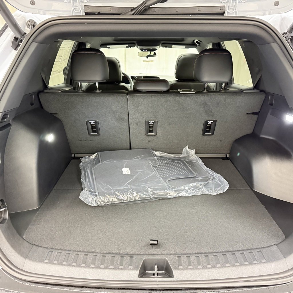 New 2026 Chevrolet Equinox RS w/ Convenience Package III FWD image 5