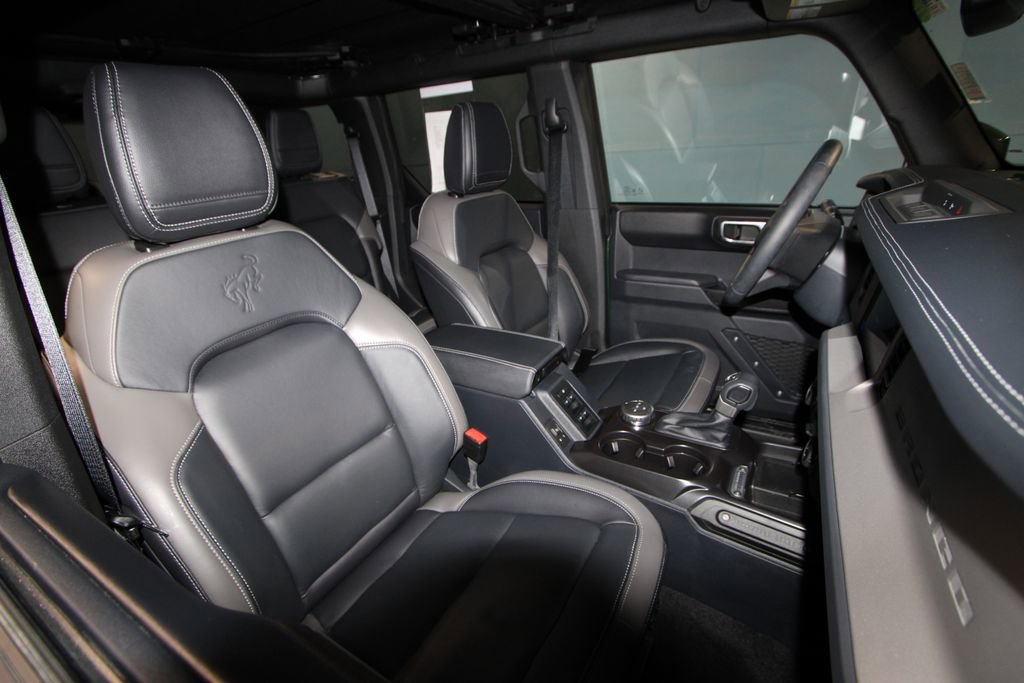 Used 2025 Ford Bronco Outer Banks image 24